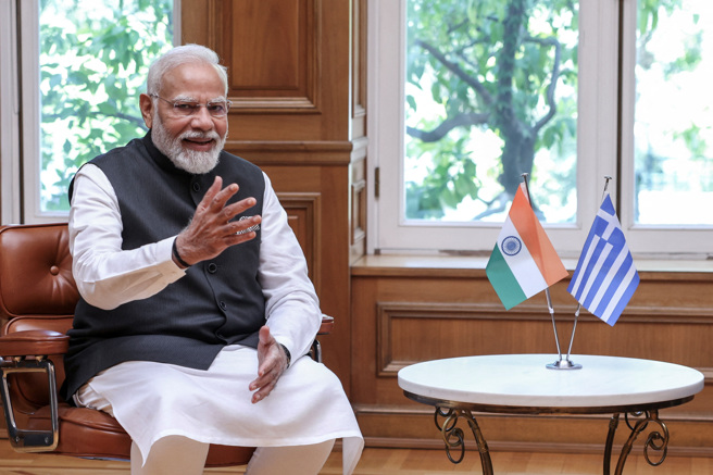 2023年8月25日，印度总理莫迪于 在希腊雅典会晤希腊总理米佐塔基斯资料照。（路透社）
