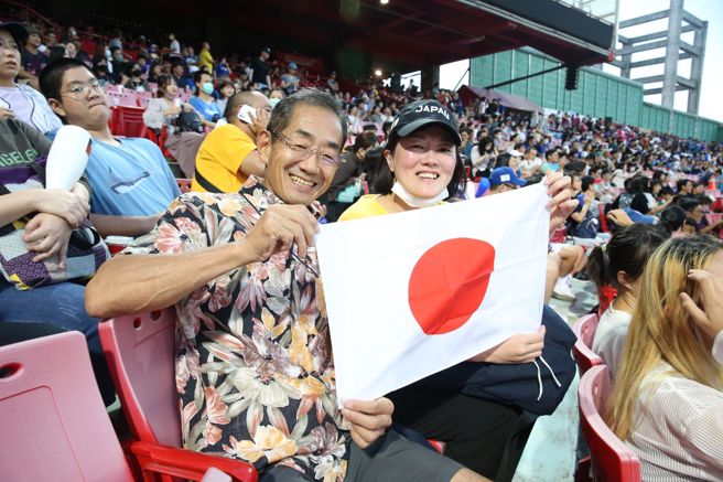 U18世界杯冠军战前哨战吸引6319名球迷进场观看「台日大战」。（杜宜谙摄）