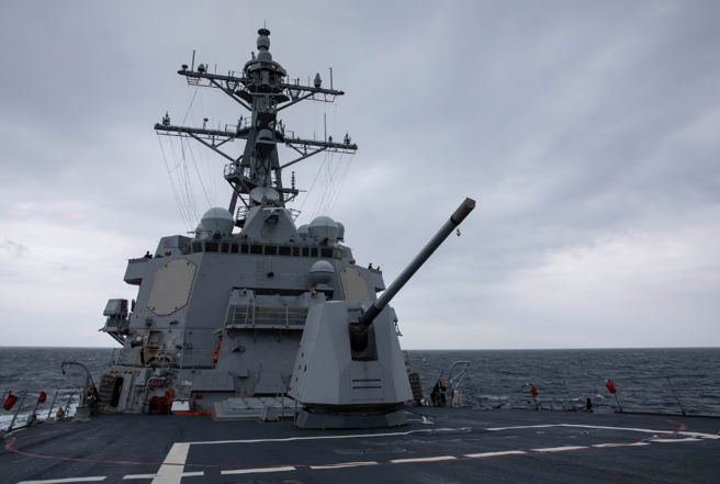 美驱逐舰及加拿大护卫舰各乙艘，今（9）日由北向南航经臺湾海峡。（图／取自第七舰队官网）