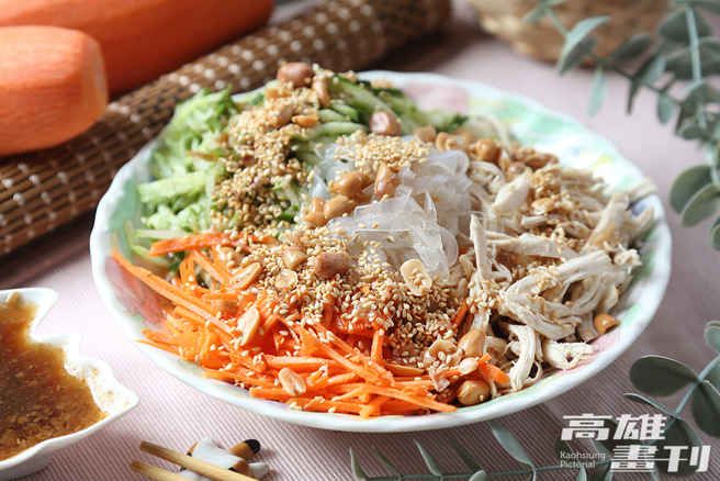 鸡丝凉粉在冰凉口感吃起来特别爽口。(摄影/Carter)
