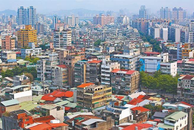 3万元中产以下自用住宅贷款户支持专案，预计明日将再核拨第3批合格户5.6万余户。（本报资料照片）