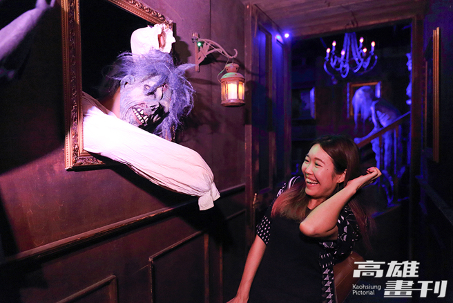 抓准游客经过的时机，突然衝出来吓人的鬼最恐怖。(摄影/Carter)
