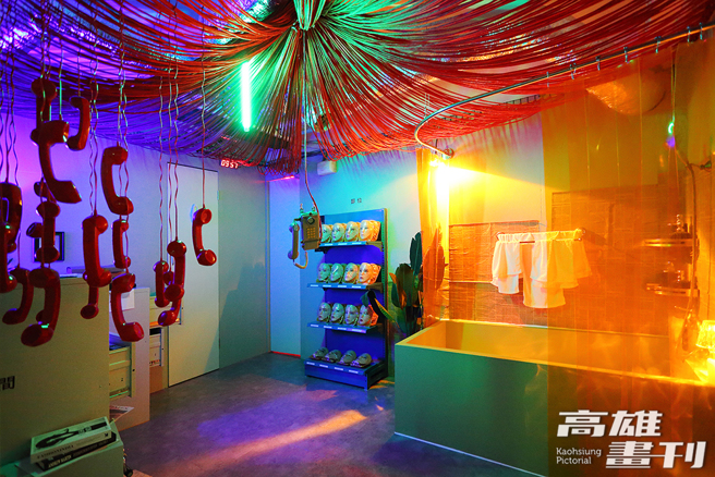 透过灯光设计及机关道具营造诡异惊悚的气氛。(摄影/Carter)
