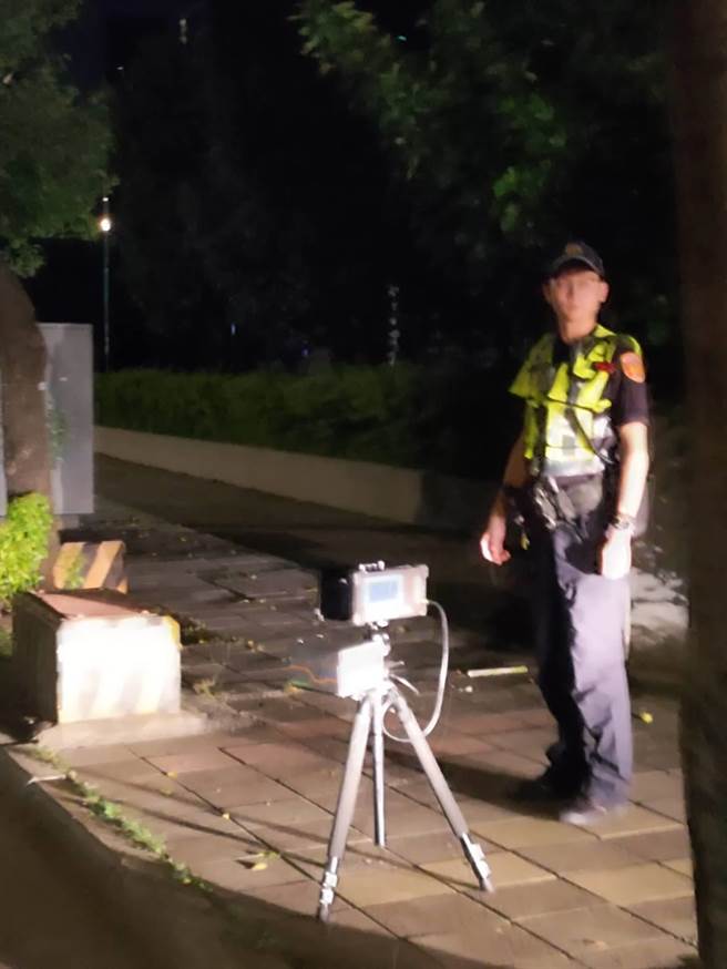 警方执行取缔酒驾。(翻摄照片／蔡依珍桃园传真)