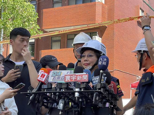 台北市都发局长王玉芬10日表示，她不清楚住户签署哪种文件，但就都市更新的法律而言，只有「同意书」才有效，因为都更条例规定的是同意书。（蔡佩珈摄）
