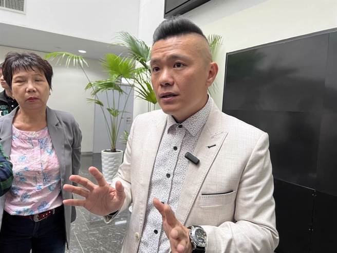 民眾党台中市主委、台中市议员江和树日前遭网红「小商人」暗指外遇，江和树11日直说「我没有外遇」，更表示这是政治操弄。（本报资料照）