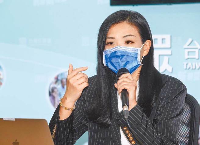 前新竹市文化局長錢康明今（11）日爆料，曾被新竹市長高虹安的「好朋友」約出去談市府跨年晚會，民進黨對民眾黨主席柯文哲火力全開，痛批柯袒護愛將，沒有黨紀處理。（資料照／鄧博仁攝）