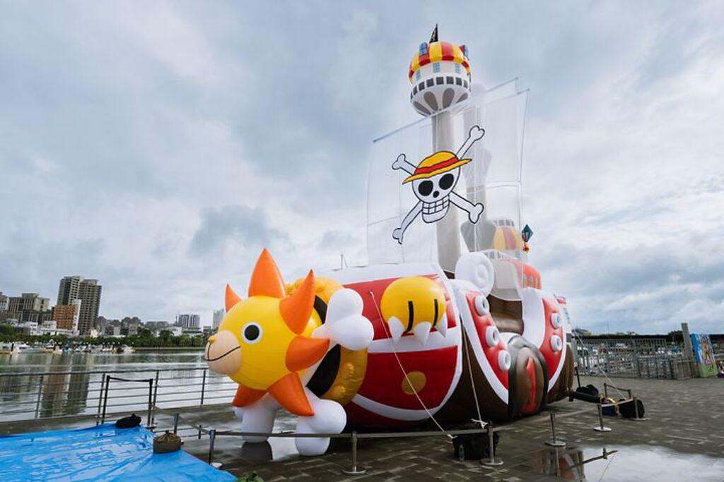 12公尺高的巨型千陽號陸上氣球，是「《ONE PIECE 海潮慶典》– 航向偉大的台南」活動重點之一。（圖／台南市政府觀光旅遊局）