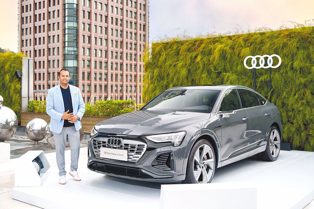 台灣福斯集團暨台灣奧迪總裁安薩瑞Rahil Ansari發表四環豪華純電休旅生力軍Audi Q8 e-tron、Q8 Sportback e-tron（見圖）。（台灣奧迪提供）