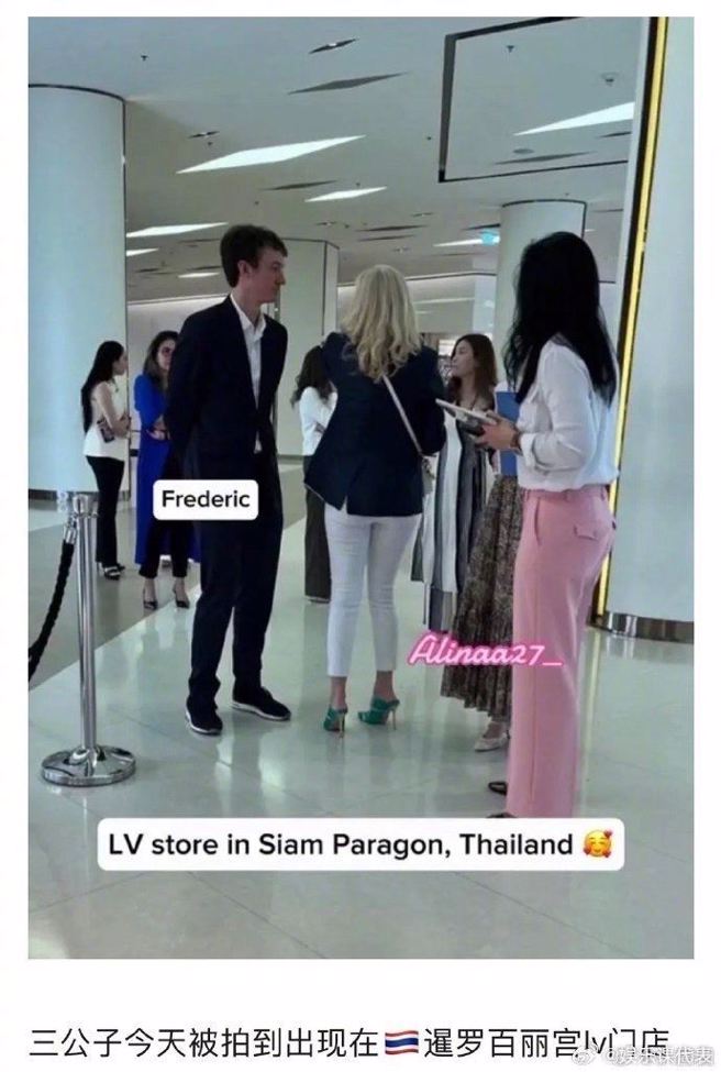 全球首富的三子弗雷德里克道泰国自家的LV巡视。（图／翻摄微博）