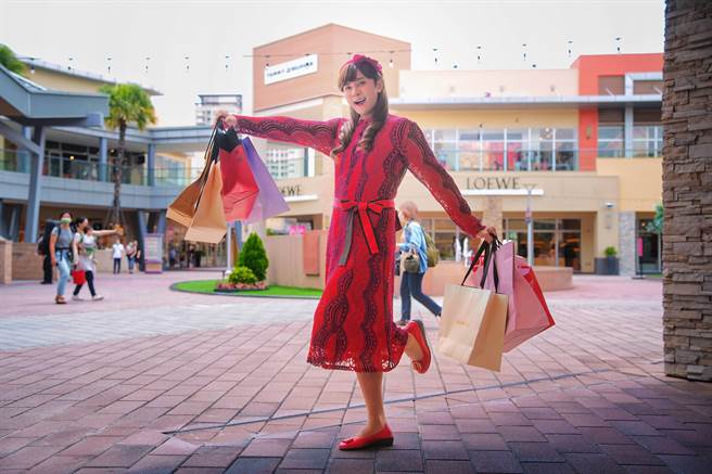 桃市府希望搭上罗志祥的女装分身「朱碧石」爆红到泰国的风潮，将桃园观光推展到东南亚，翻转桃园只是机场所在地的印象。(观旅局提供／蔡依珍桃园传真)