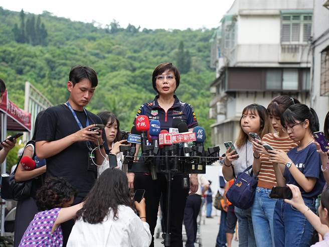 台北市都发局长王玉芬今(12)日表示，监测结果已交由三大技师公会做整体判读，后续若有涉及违失就会移付惩戒，并由政风单位移送检调处理。（黄敬文摄）