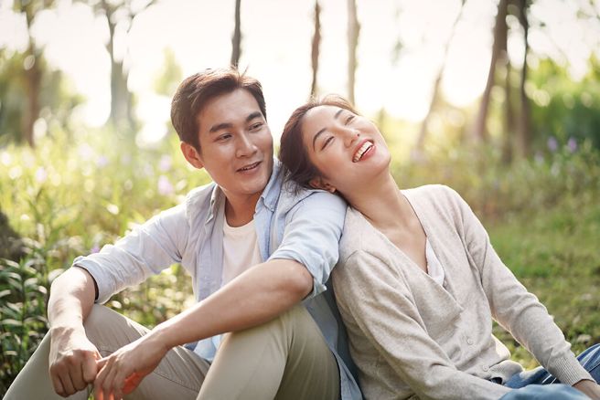 一名女网友大方承认，希望男友能够负担大部分外出约会的花费，引起两派网友战翻。（示意图／达志影像）