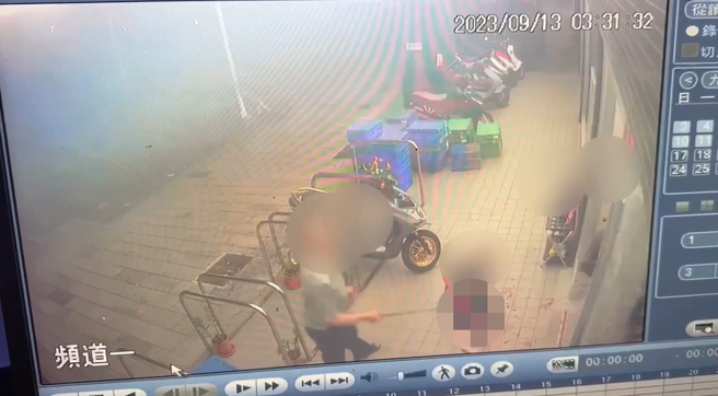 该名见义勇为的住户报警后，随即举着高尔夫球杆前往救援；吴男见状吓得就地逃跑。（照片 / 刘咏韵翻摄）