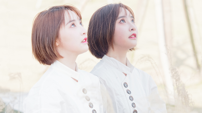 美国一对双胞胎外表看起来差10岁，因为其中一人有菸瘾又不防晒，导致她皮肤的老化速度更快。(示意图/达志影像)