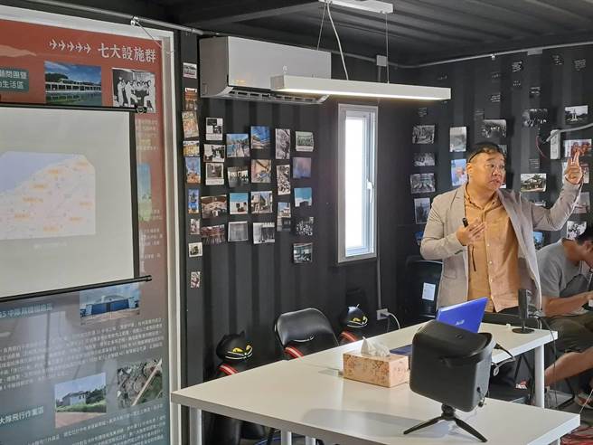 桃园市文化局委托岚厝创意企业社执行「桃园航空城国民小学文物普查暨诠释研究计画」。（文化局提供／蔡明亘桃园传真）