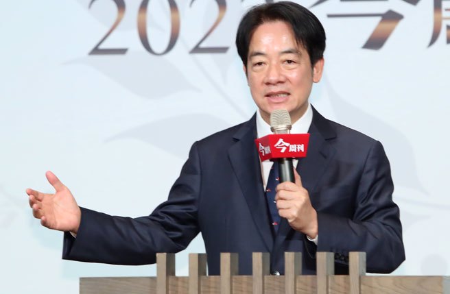 副总统赖清德13日出席公开场合上台致词。 （郑任南摄）