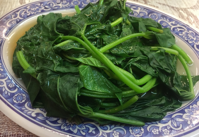 醫師陳欣湄表示，地瓜葉富含許多營養，其中最特別的是含有葉酸。（示意圖／shutterstock）