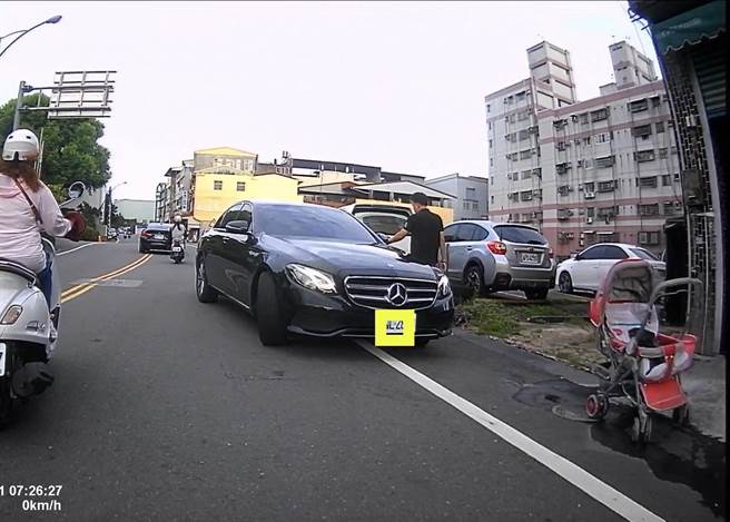 南投县违规停车罚单激增，主要集中在南投市、名间乡及草屯镇，可能与检举魔人活动范围有关。（警方提供／杨静茹南投传真）