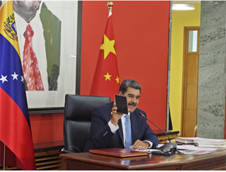 中國友人送華為新手機 委內瑞拉總統盛讚：最安全