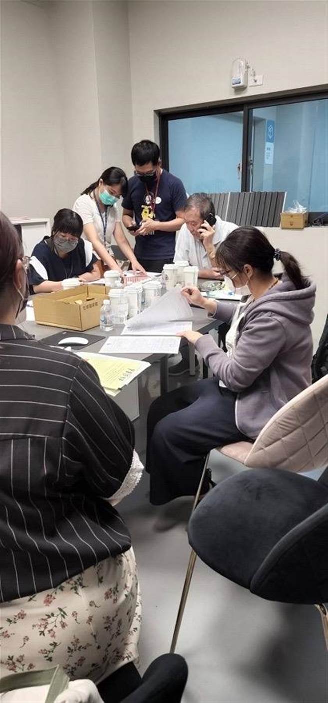  台农蛋品有限公司屏东九如洗选场涉嫌标示不实巴西进口蛋品制造有效日期，经屏东卫生局会同食药署查察后，发现包装标示上有资讯不相符的状况。（屏县府提供／谢佳潾屏东传真）
