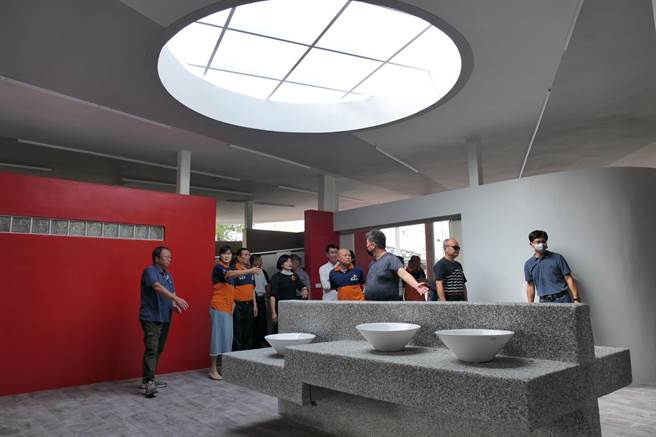 云林县台61幸福公路休息轴带，千万元厕所将于24日正式启用。（张朝欣摄）