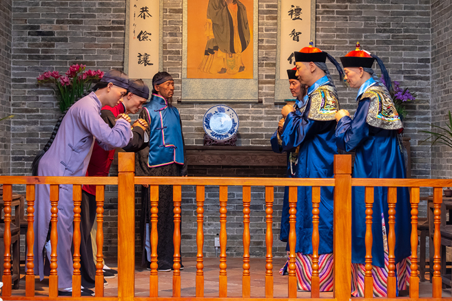 受到乾隆重用的贪官和珅，经手眾多国家大事，其中有「3种钱」坚决不碰。（示意图／达志影像）