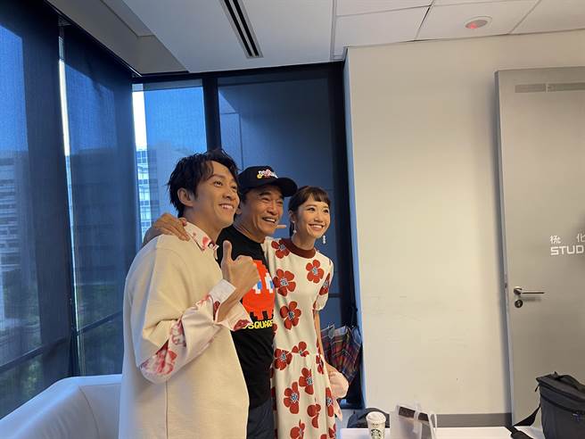 陳漢典（左起）、吳宗憲、Lulu受訪。（池宗玲攝）