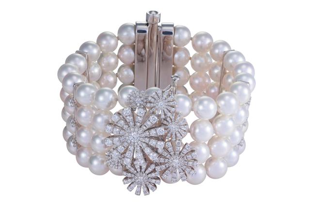DAMIANI Masterpiece Margherita订製珠宝珍稀之花雏菊手环，201万元。（DAMIANI提供）