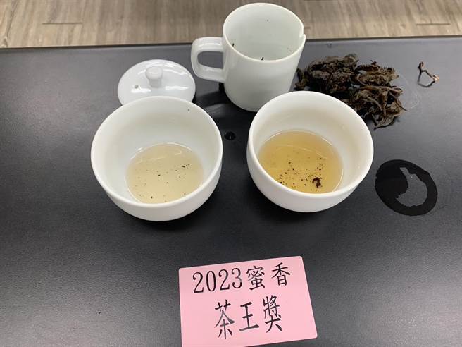 经过评选获得蜜香贵妃茶「茶王」奖的茶品。曾雪蒨摄