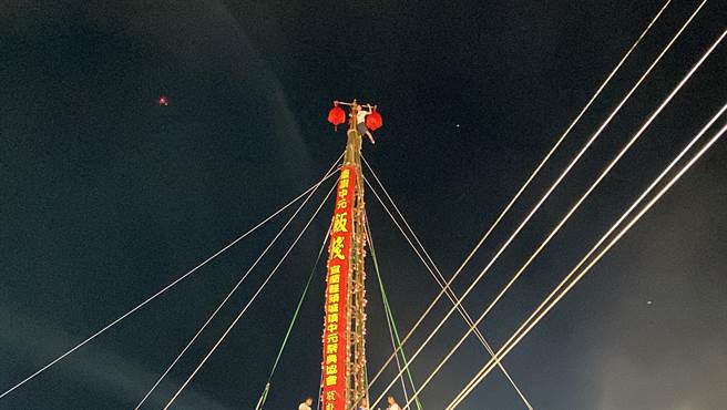 「饭棚」为杏辉队的游宜修拿下2连霸冠军。（吴佩蓉摄）