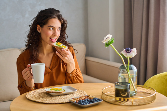 研究发现，若早餐若多摄取一些含纤维的豆类，有助于降低午餐后血糖的波动幅度，可预防糖尿病发生。(示意图/ Shutterstock )