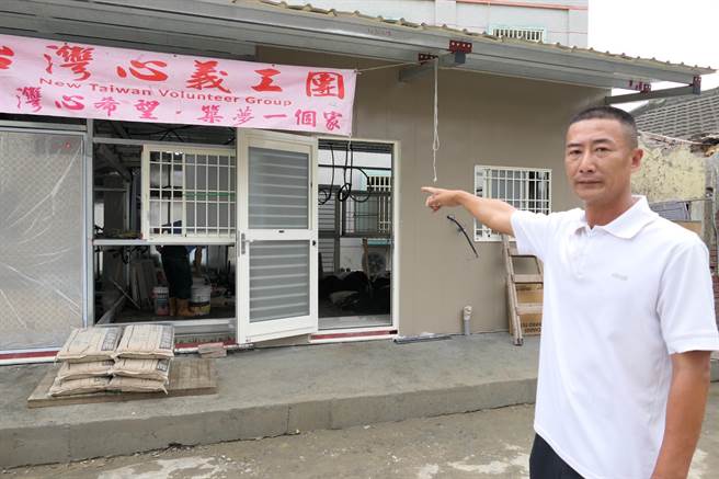 闻声救苦帮助2弱势里民建新家，云林县北港镇沟皂里长蔡荣修有如现代土地公。（张朝欣摄）