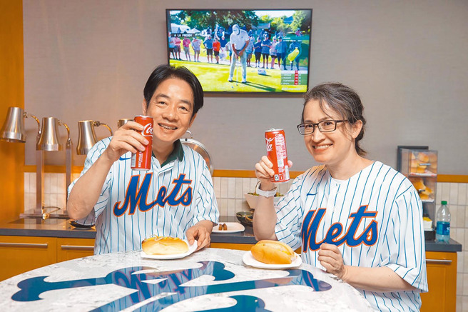 图为赖清德（左）与驻美代表萧美琴（右）。（总统府提供）