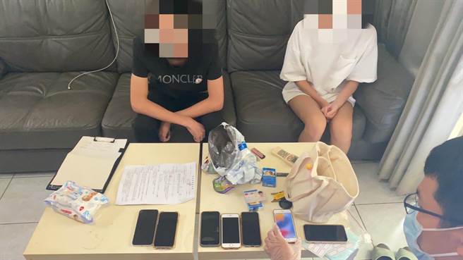 简姓少年找来17岁的王姓、洪姓少年及陈姓少女，4人靠着15支手机、3台电脑、1本图书馆借来的「超说服心理学」竟然轻松洒网、削得被害人百万余元。（高市刑大提供／袁庭尧高雄传真）