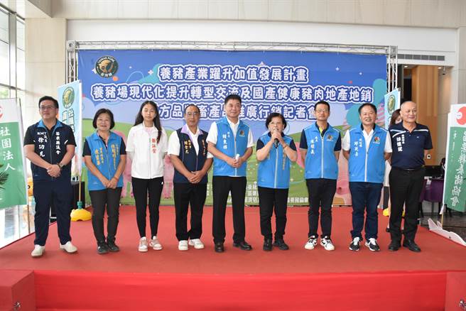 苗栗县长锺东锦已责成卫生局加强稽查问题巴西蛋。（谢明俊摄）