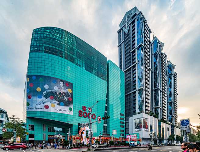 「扬升君悦」主打拥有百货商场、捷运、商业金融、明星学区等元素，也邻近SOGO百货、Diamond Tower台北之星。（图/信义代销 提供）