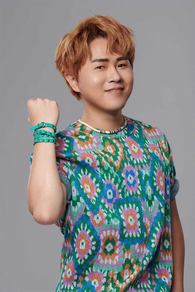 台語歌手陳孟賢加入《戀愛上線中》主持陣容。（中視提供）