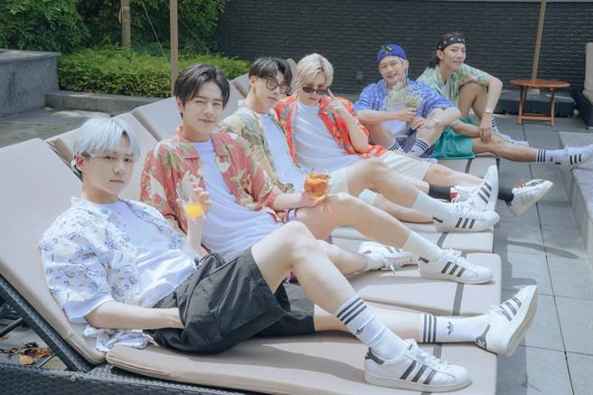 「Ozone」成员佳辰（左起）、祖安、哲言、文廷、焕钧、子翔一起挑战录制实境综艺节目。（宽想国际娱乐提供）