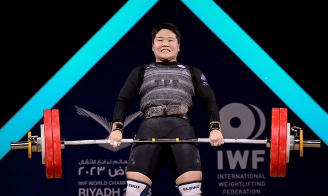 罗楹湲在举重世锦赛拿下两面金牌。(体育署提供)