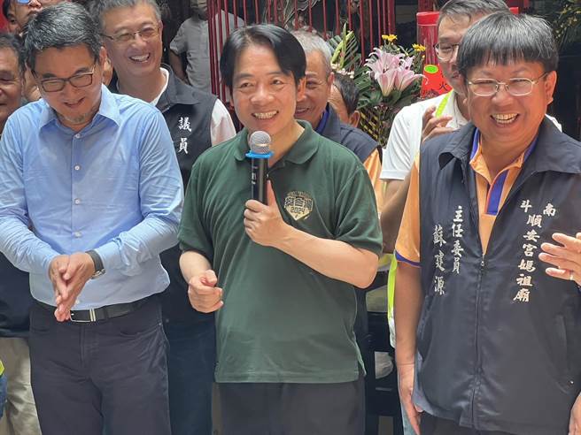 民進黨總統參選人副總統賴清德今（16日）在雲林表示，未來如果他當總統，他會成立一個平台，由行政院和地方政府定期密切合作。（周麗蘭攝）