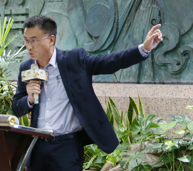 農業部16日舉行「 農業部公布專案進口雞蛋流向   執行聯合稽查違者依法辦理  」記者會，陳吉仲部長（見圖）表示，進口蛋流向，通路販售2491萬顆　5402萬顆耗損到期封存。（陳怡誠攝）