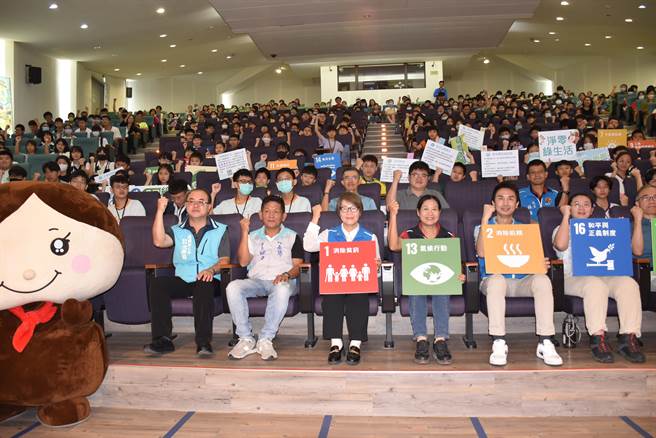 苗栗县政府山城环保大使选拔赛16日在联合大学登场。（谢明俊摄）