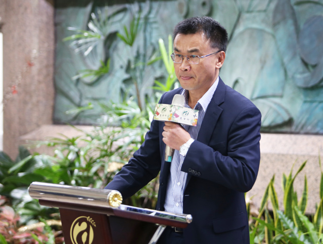 陈吉仲昨召开记者会，宣布将花费2.5亿元销毁5402万颗进口蛋，却没有对相关争议道歉。（中时资料照，陈怡诚摄）