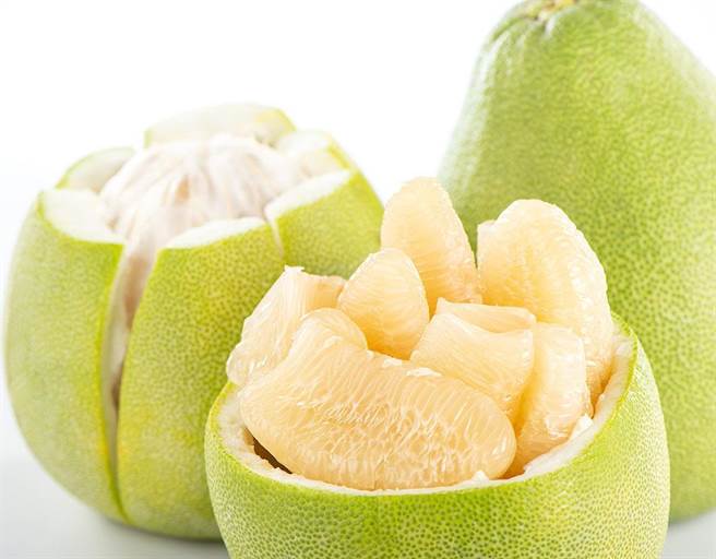 明华马光中医诊所医师魏子善表示柚子吃多可能会造成胃食道逆流。（本报资料照片）