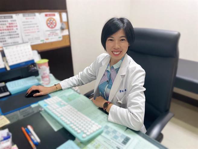 明华马光中医诊所医师魏子善表示柚子吃多可能会造成胃食道逆流。（高市明华马光中医提供／杨舒婷高雄传真）