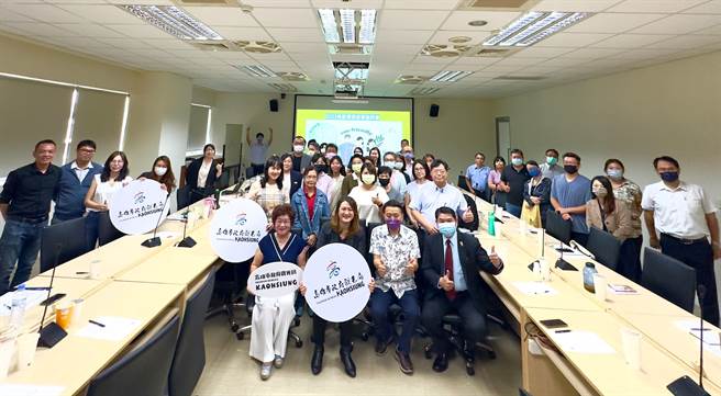 高市府观光局也特别携手环保局办理环保旅宿申请说明会，广邀旅宿业以行动支持，首场说明会就有8成旅宿业加入认证。（高市府观光局提供／洪浩轩高雄传真）