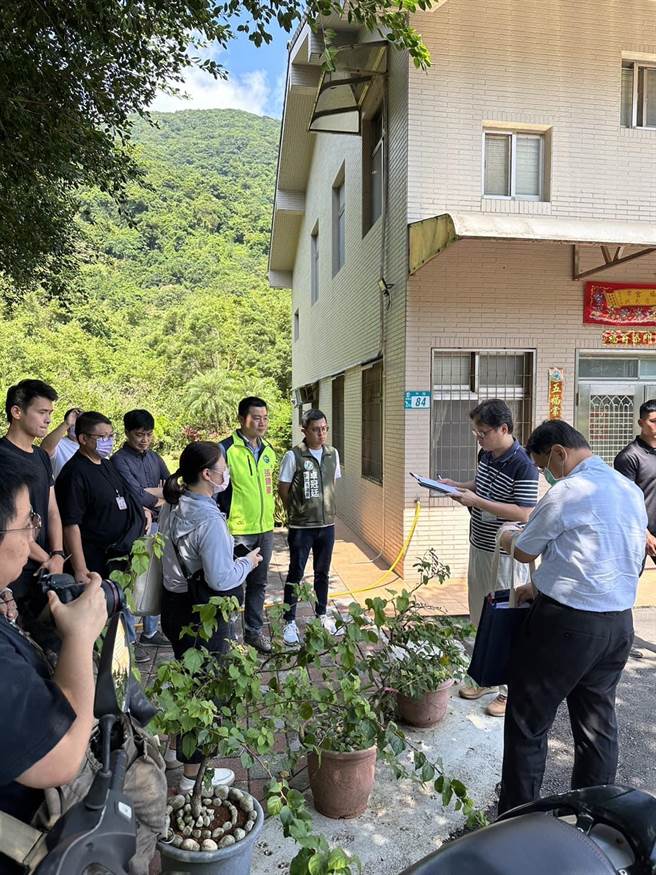 民进党总统参选人赖清德位于新北市万里区的老家被检举违反土地使用规定，新北市议员张锦豪批评新北市府行政怠惰，新北市地政局强调依法行政。（取自张锦豪脸书）