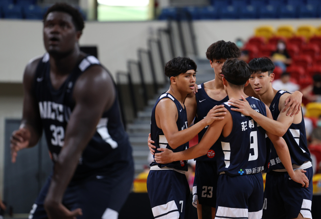 政大在跨联盟篮球邀请赛首战表现精彩。（中华篮协提供）