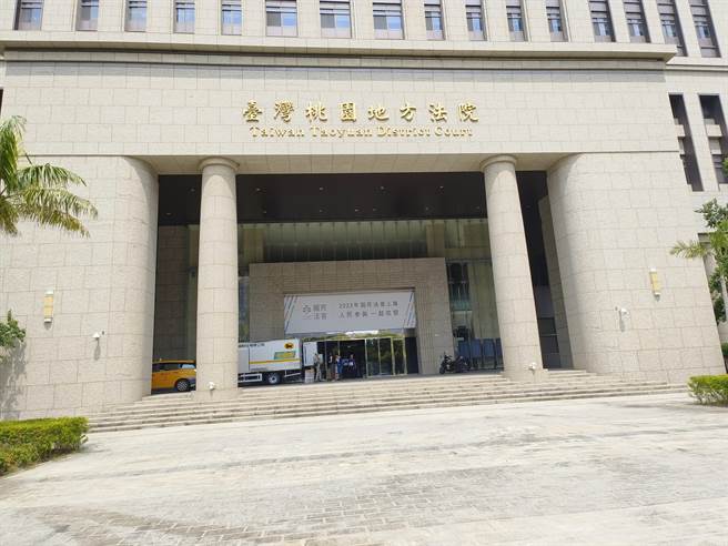 桃园市有民眾住在社区大楼，不满邻居制造噪音，害自己罹患多样精神疾病提告。桃园地方法院审理，发现该民眾无法证明声音来源，驳回告诉。（赖佑维摄）